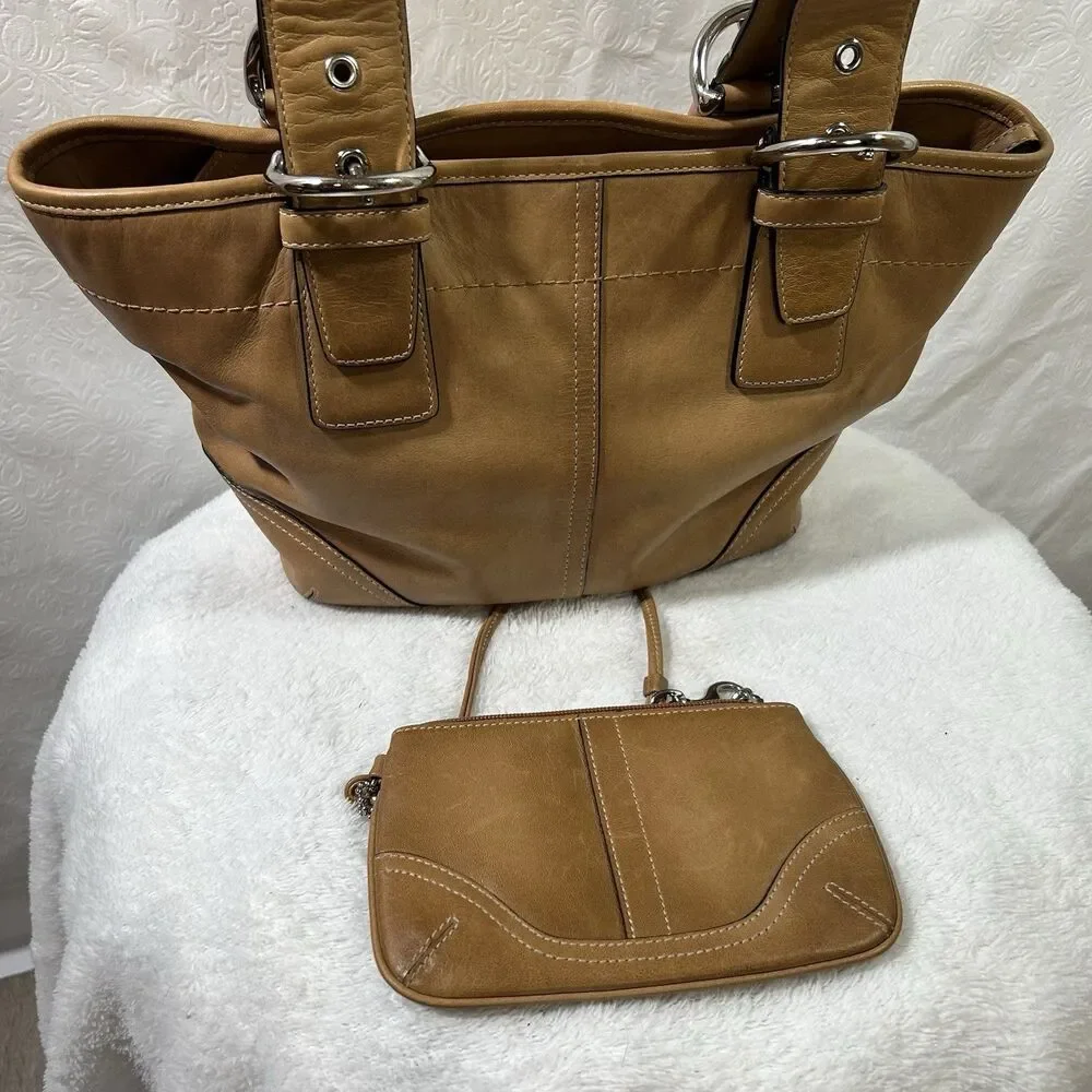 VTG Coach Tan Leather Soho Shoulder Handbag Purse M05D-9544 & Matching Wristlet
